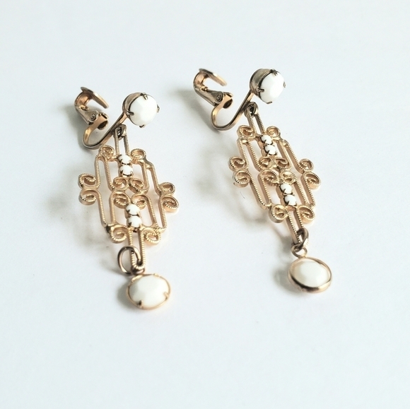 Vintage Gold & White Drop Earrings 60s Scroll Filagree Clip-On - Picture 3 of 5